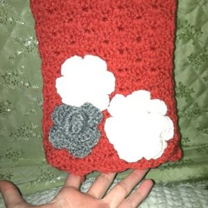 Shell stitched scarf with flower detail!