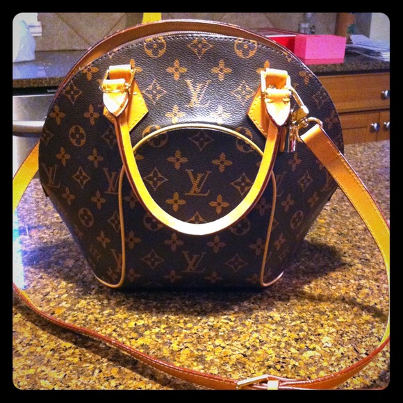 Cute handbag!