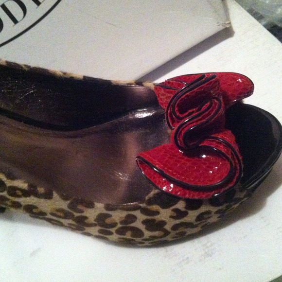 Steve Madden size 10 Regaal Leopard pony hair pump - Picture 2 of 3