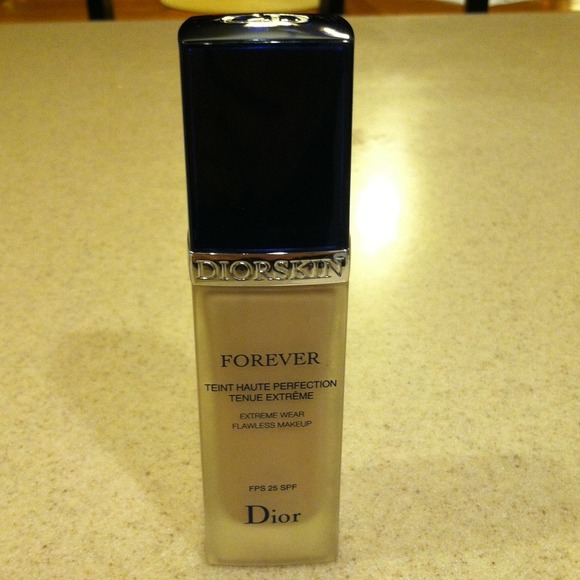 SOLD - Dior Diorskin Forever Foundation