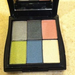 SOLD - Mary kay eyeshadow compact NEW