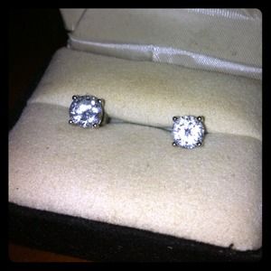 Sterling Silver Zirconia Studs.