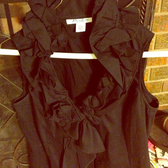 Short sleeve button up shirt with ruffle neck