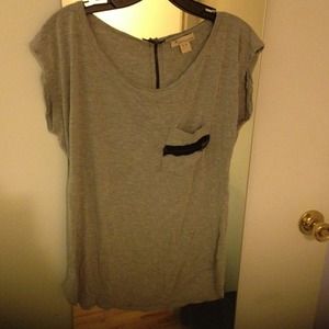 ❌ SOLD Grey top with zipper details