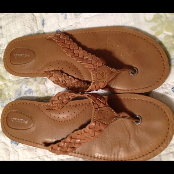 Sperry flip flops