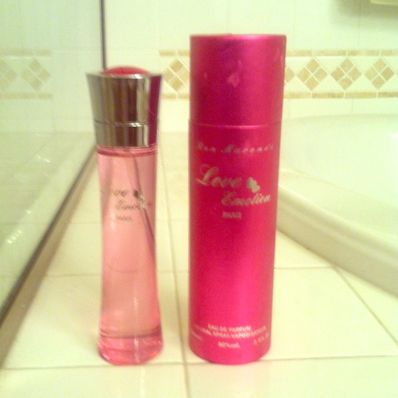 Perfume by Paris Hilton Love Emotion 3.4 oz
