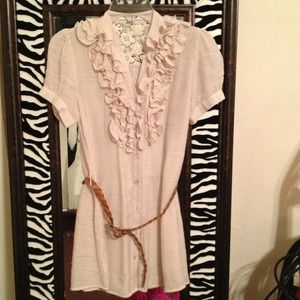 Nice ruffled shirt/w belt