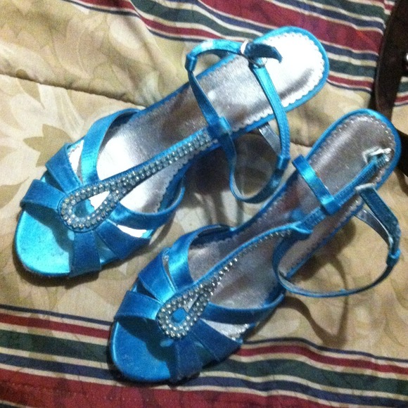 Malibu blue David's bridal wedges