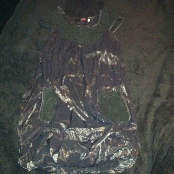 Shirt or dress with leggings! - Picture 1 of 3