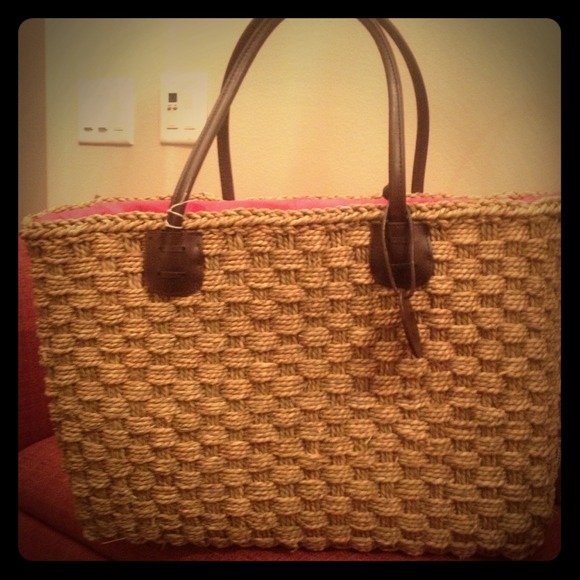 ❌SOLD❌ Large Straw Handbag