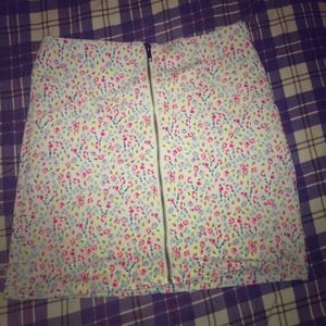 Jean flowered mini skirt 😍