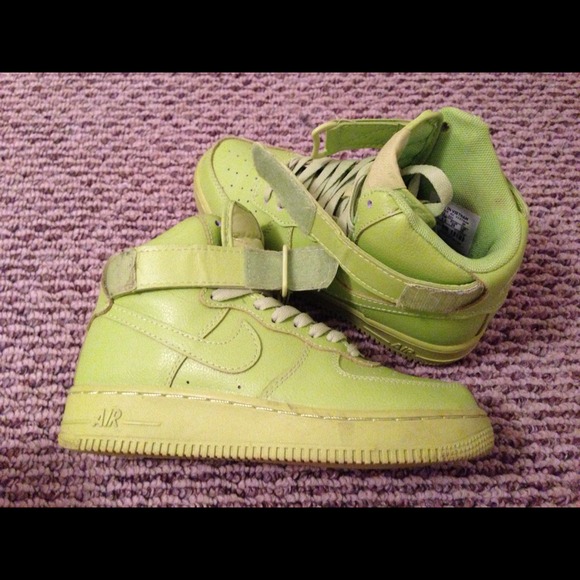 green nike air force