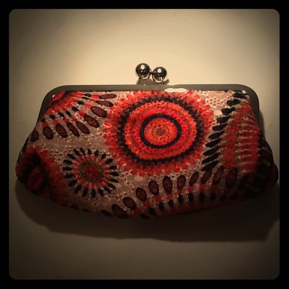 Beautiful clutch!
