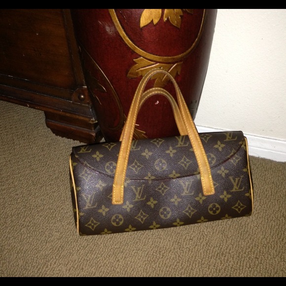 Sold👜💳📦📫Authentic Louis Vuitton Sonatine