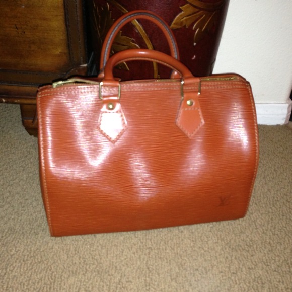 Sold👜💳📦📫Authentic Louis Vuitton speedy 25 Epi