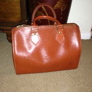 Sold👜💳📦📫Authentic Louis Vuitton speedy 25 Epi