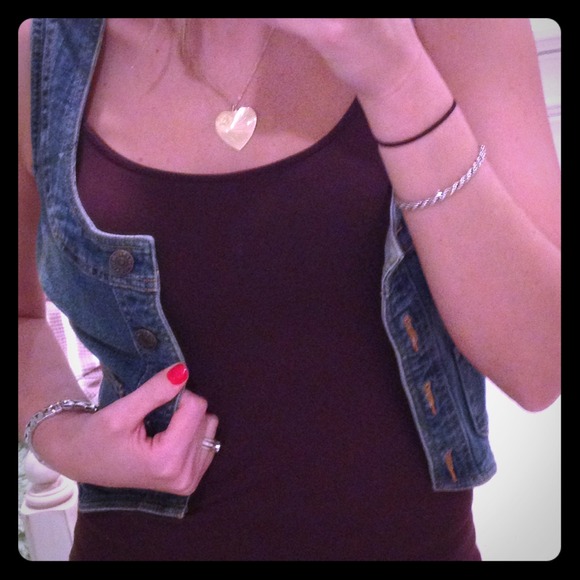 Adorable cropped jean jacket