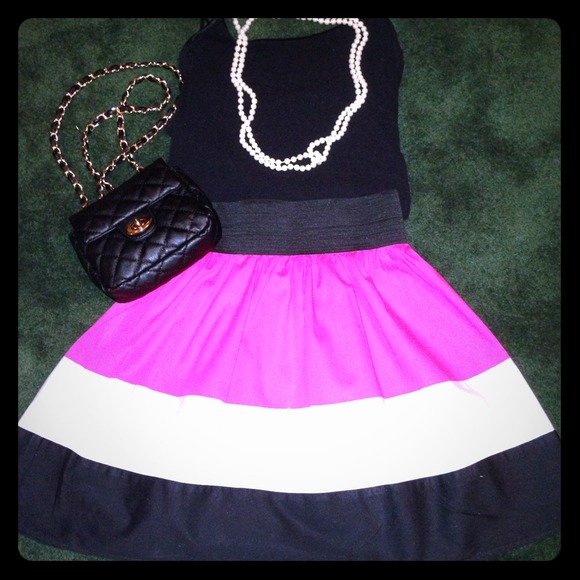 Dresses & Skirts - ⬇️️PRICE DROPMy 1st HP 5/11🎉Color block