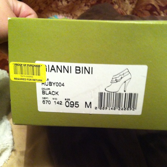 🎉Reduced🎉Gianni Bini heels... - Picture 4 of 4