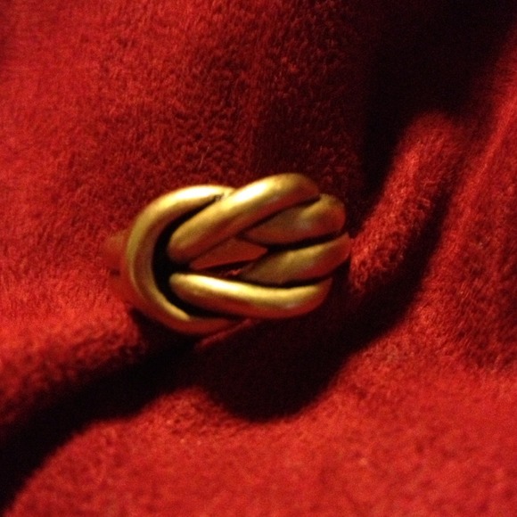 🐔Sold in bundle🐔Gold tone love knot ring