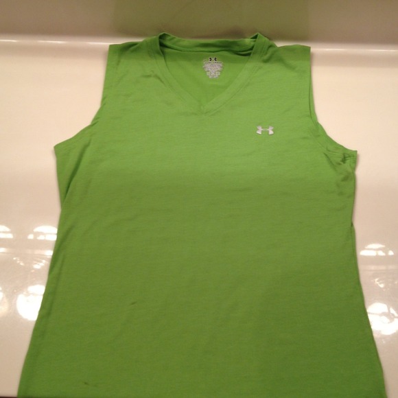 SOLD in bundle - Under Armour tank