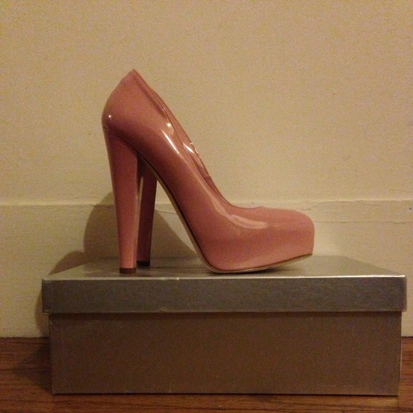 Leather heels Brian Atwood Beige size 41 EU in Leather  Brian Atwood Pumps