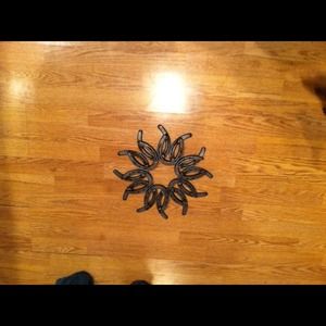 Horseshoe wreath