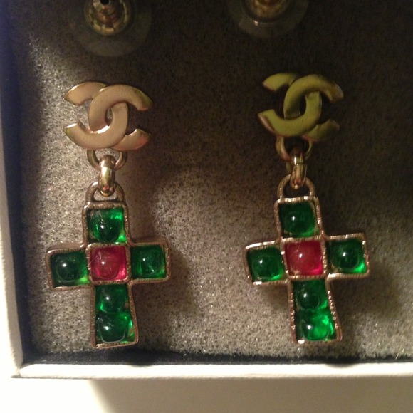 🎀🎀Used Chanel earring(authentic) - Picture 3 of 4