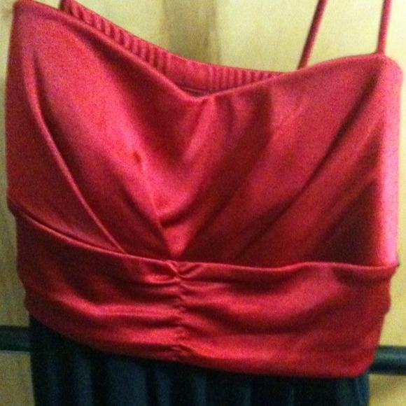 Red and black dress - Picture 2 of 3