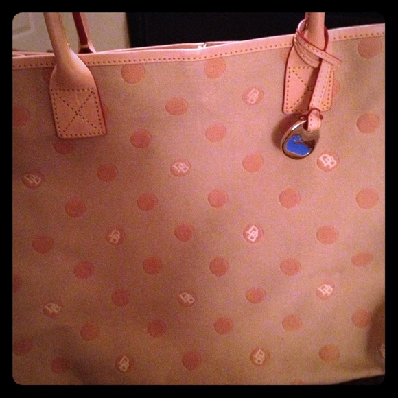 Dooney&Bourke Large Summer Handbag