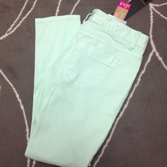 ❤❤SOLD❤❤Mint green skinnies - Picture 1 of 1