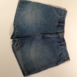 Never worn 100% cotton jean shorts by Union Bay.