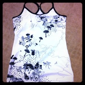 Lululemon vintage & rare Power Y black white tank