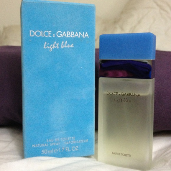 Dolce & Gabbana Light Blue Eau De Toilette - Picture 3 of 3