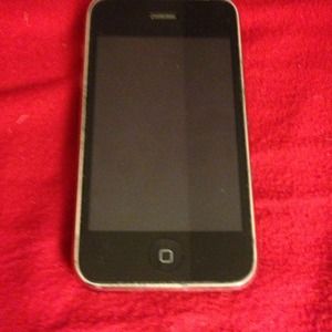 😳RESERVED🌞iPhone 3. In excellent condition. AT&T