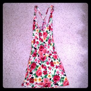 🔴SOLD!🔴Floral dress with strappy back