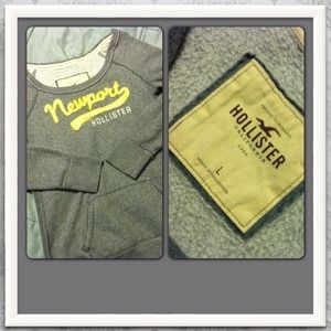 *SOLD IN BUNDLE* Hollister off shoulder sweatshirt
