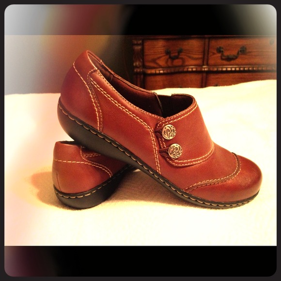 ⚠Reduced⚠Clark's Size 8.5 Never Worn!!