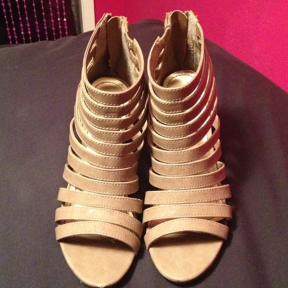 Shoes - Strappy nude heel