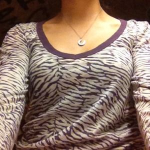 So cute- dark purple zebra shirt 👌