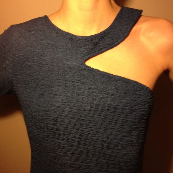 RESERVED BCBGeneration one sleeve cutout dress - Picture 3 of 4