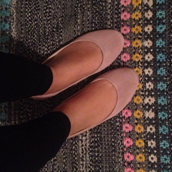 Urban Outfitter BDG suede tan/pinkish flats size 8