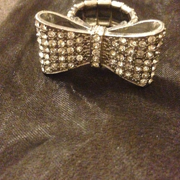 💍Silver Bow Ring💎💍 - Picture 2 of 2