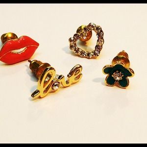 Bundle for stilettos12: 5 pairs of earrings.
