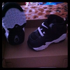 Air Max 2's Size 3 Childrens
