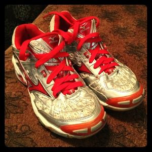 Size 61/2 Mizuno shoes