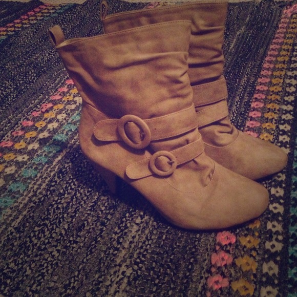 Charlotte Russe booties light tan leather size 8