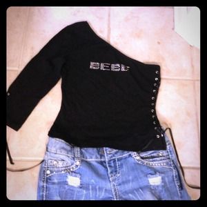 Bebe off the shoulder cropped tee small