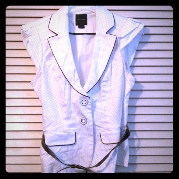 White short-sleeved blazer - Picture 1 of 1