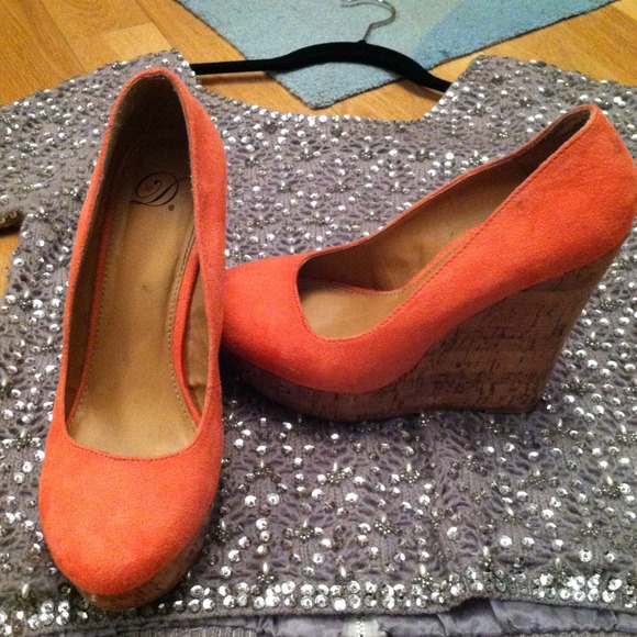 Coral 5" heels. Cork wedge. Size 8 - Picture 1 of 3